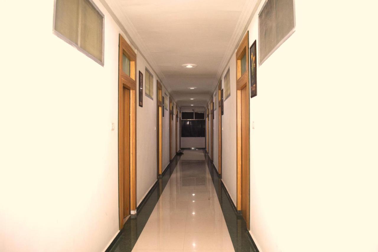 Hotel Parth Sitapur Muafi Buitenkant foto